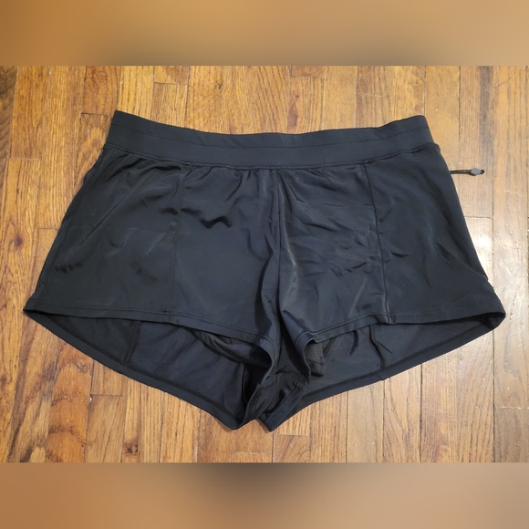 NWOT Aviva Women's Black Swim Shorts S M Zip Side Pocket - Picture 2 of 4